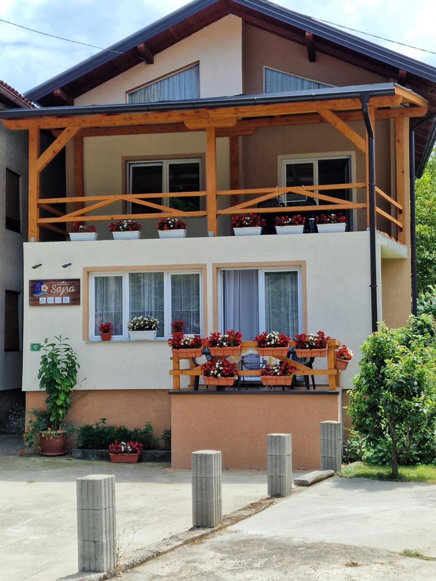 Studio Apartman Sajra Kulen Vakuf Εξωτερικό φωτογραφία