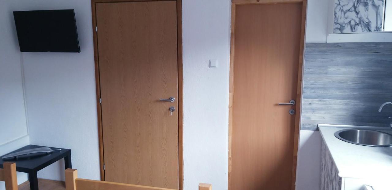 Studio Apartman Sajra Kulen Vakuf Εξωτερικό φωτογραφία